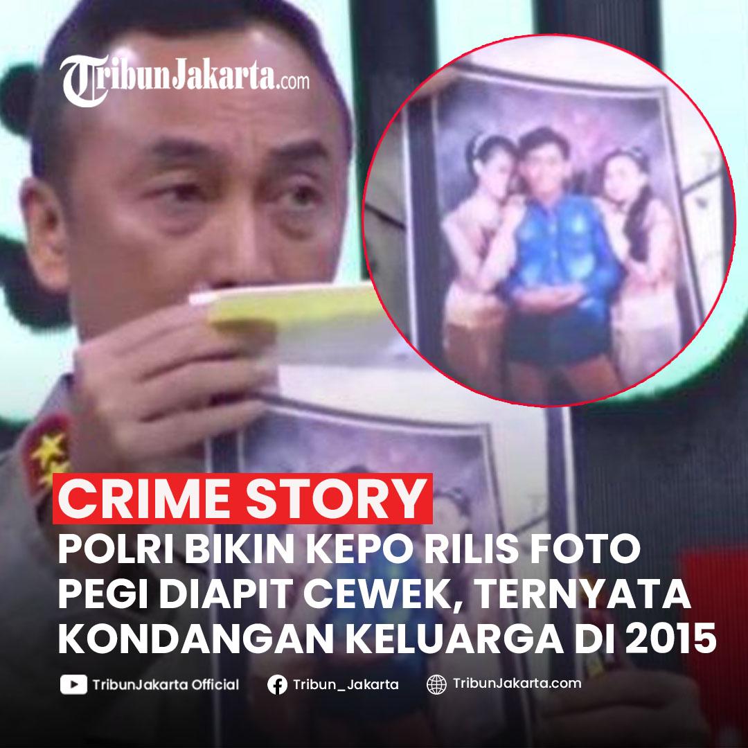 BACA JUGA:Mabes Polri bikin kepo publik setelah merilis foto Pegi berbaju biru diapit dua cewek bermakeup dan sepertinya penuh keakraban. Foto itu milik penyidik Polda Jabar dan katanya foto 2016. Ternyata, pengacara Pegi kasih fakta lain. Pegi di foto itu sedang bersama saudara-saudaranya lagi kondangan.