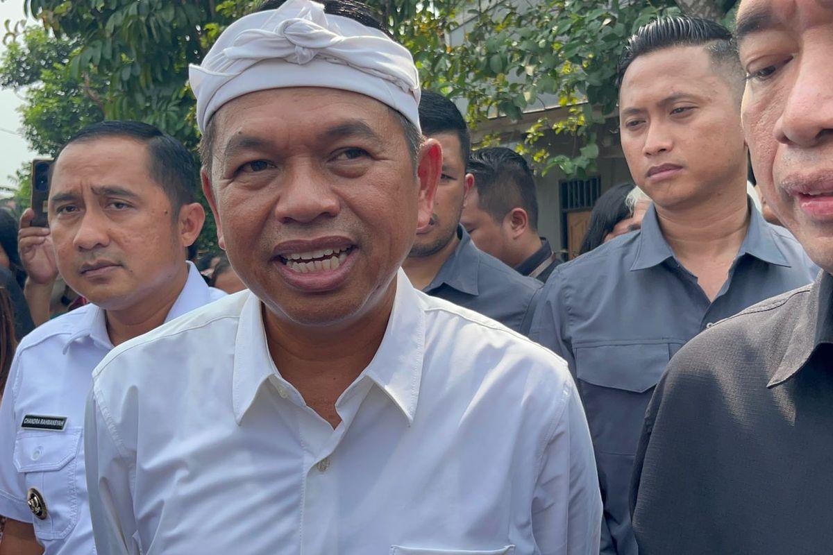 Aksi Padamkan Karhutla Gunung Ciremai, Dedi Mulyadi Guyur Warga Bonus Spesial