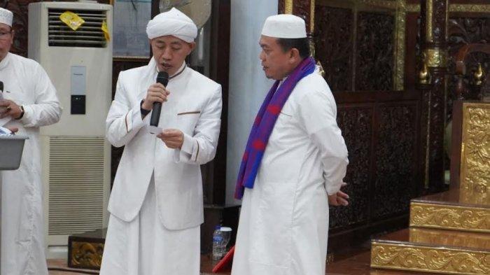 Gubernur Jambi Al Haris saat Jambi Berdzikir dalam menyambut malam pergantian tahun dari 2023 ke 2024, Minggu (31/12/2023).