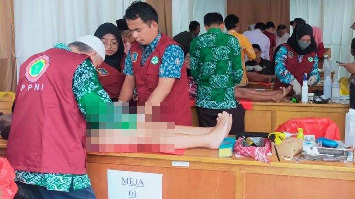 Sunatan massal di Kantor Dinas Kesehatan Tanjung Jabung Barat, Kamis (1/8/2024) pagi.