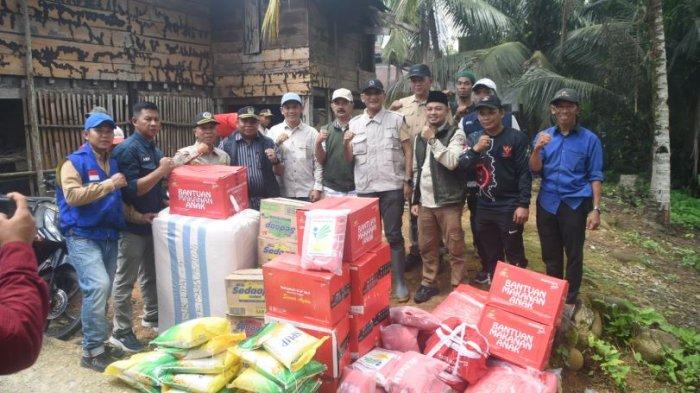 BANJIR BANDANG - Bupati Sarolangun, H Hurmin, mendapat apresiasi tinggi usai mengunjungi langsung korban banjir bandang di Bukit Berantai, Kecamatan Batang Asai, Kamis (1/5/2025).