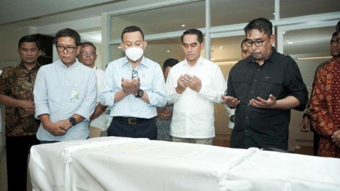 Kementerian Pelindungan Pekerja Migran Indonesia (KemenP2MI) berhasil memulangkan jenazah Ngadiman, seorang Pekerja Migran Indonesia (PMI) yang meninggal dunia akibat mengalami kecelakaan kerja di Korea Selatan.