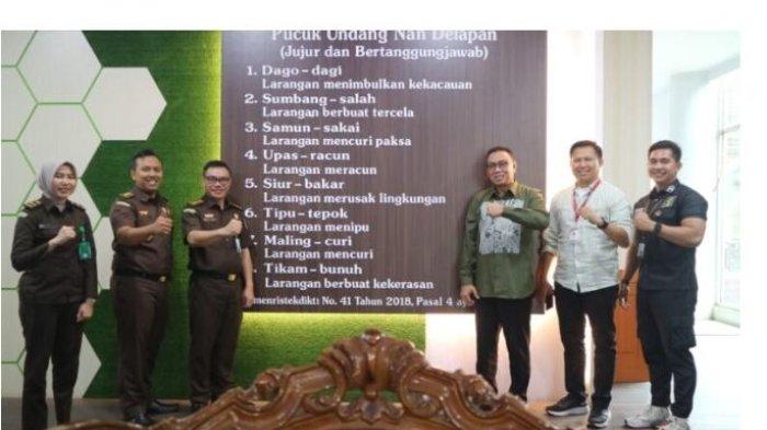 Kejaksaan Tinggi Jambi (Kejati) mengadakan kegiatan Jaksa Masuk Kampus pada Universitas Jambi tahun 2023 di Ruang Senat Gedung Rektorat Lantai III UNJA Mendalo, Rabu (30/8/23).