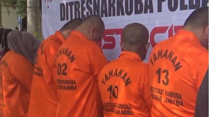 Bandar narkoba Jambi dari jaringan Fredy Pratama (DPO), sasar kalangan sopir sawit, truk batubara, perkebunan hingga kawasan tambang untuk jual narkoba jenis sabu.