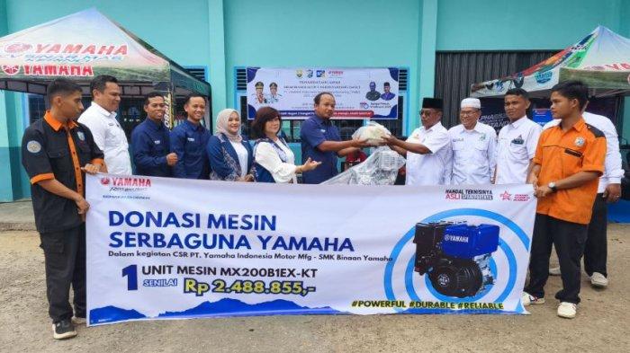 BENGKEL -  Yamaha Jambi meresmikan bengkel satelit untuk sekolah Menengah Kejuruan ( SMK ) di SMK 2 Sungai Penuh.