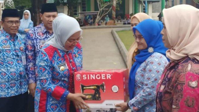 Peringatan Hari Keluarga Nasional (Harganas) Ke-31 Tingkat Kota Jambi Tahun 2024 di Lapangan Utama Kantor Wali Kota, Kamis (5/9/2024) pagi.
