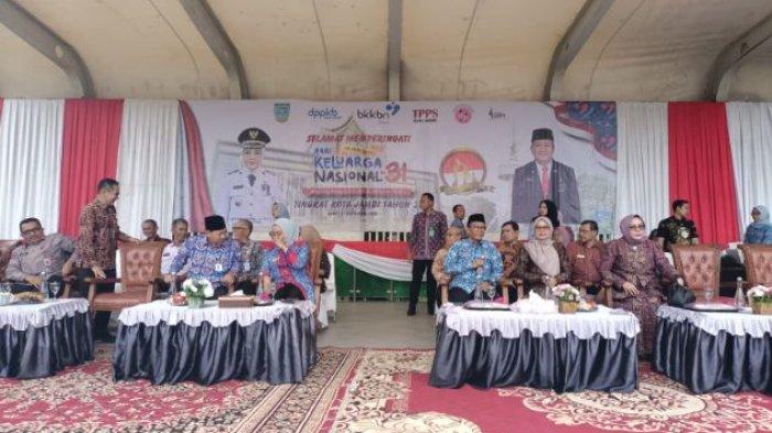 Peringatan Hari Keluarga Nasional (Harganas) Ke-31 Tingkat Kota Jambi Tahun 2024 di Lapangan Utama Kantor Wali Kota, Kamis (5/9/2024) pagi.