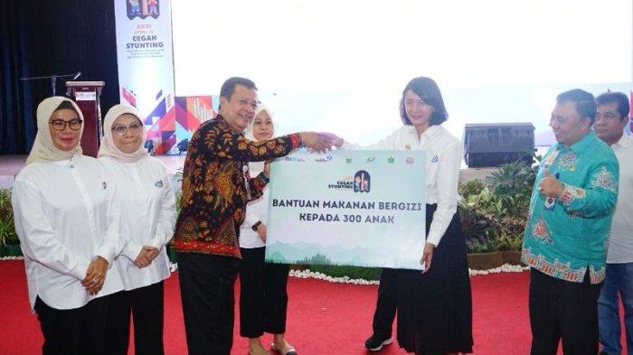 PTPN IV PalmCo dan Ikatan Keluarga Besar Istri/IKBI PTPN IV bersama berbagai pemerintah daerah dari delapan provinsi di Indonesia dalam beberapa waktu terakhir telah membantu menanggulangi 1.100 generasi masa depan bangsa untuk terbebas dari stunting melalui program Bapak dan Bunda Asuh Anak Stunting.