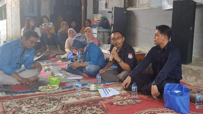 LKPNI dan BPJS Ketenagakerjaan melaksanakan sosialisasi perlindungan jaminan sosial bagi tenaga kerja Bukan Penerima Upah (BPU) atau Pekerja Informal di Jalan Kemas Mansyur, Kelurahan Solok Sipin, Kecamatan Danau Sipin.