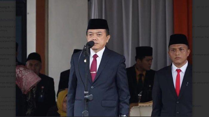Gubernur Jambi Al Haris menjadi Inspektur upacara peringatan HUT ke-62 Bank Jambi, Rabu (8/1/2025) pagi.
