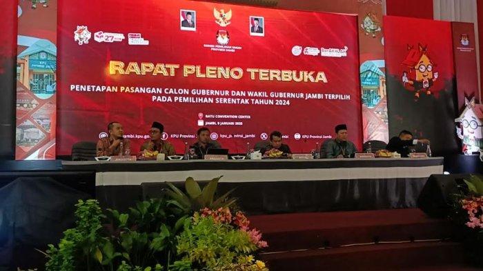 Rapat pleno terbuka penetapan pasangan calon Gubernur Jambi terpilih pada Pemilihan Serentak tahun 2024 di Ratu Convention Center (RCC), Kamis (9/1/2025).