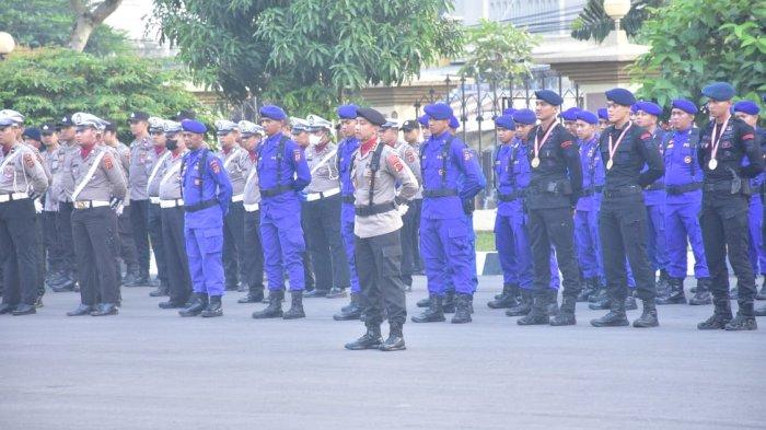 Kapolda Jambi Irjen Pol Rusdi Hartono pimpin pelaksanaan Upacara Memperingati Hari Olahraga Nasional (HAORNAS) ke -40 tahun 2023 pada Sabtu, (9/9/2023)