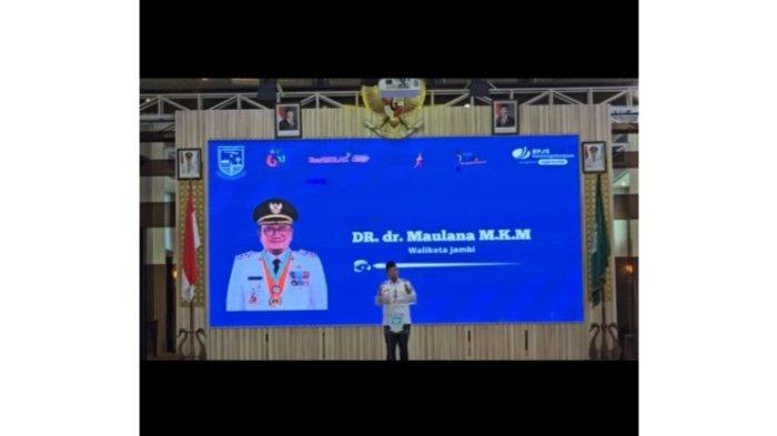 SOSIALISASI - Wali Kota Jambi Maulana saat sosialisasi manfaat BPJS Ketenagakerjaan yang digelar pada Rabu (9/7/2025).