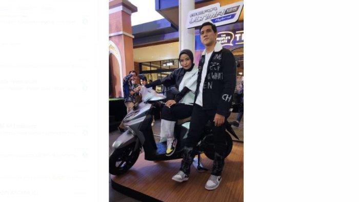 OTOMOTIF - Yamah Gear Ultima resmi diluncurkan. Skutik 125 cc dengan konsep “Multi Purpose Scooter” ini hadir untuk menjawab berbagai kebutuhan mobiitas masyarakat yang semakin beragam dan kompleks khususnya para keluarga muda aktif bermobilitas.