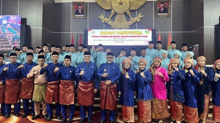 Kakanwil Kementerian Hukum dan HAM Jambi, Elly Yuzar menghadiri Rapat Paripurna Istimewa HUT Kabupaten Tebo ke-25 tahun 2024