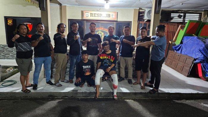 Dua orang pelaku begal supir taksi online Maxim bernama Rusdianto (47)  di kawasan Ness, Muaro Jambi berhasil dibekuk tim Resmob Polda Jambi.