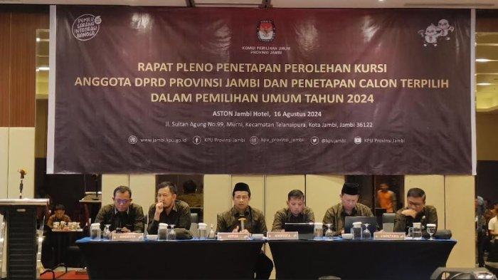 KPU Provinsi Jambi menggelar rapat pleno penetapan perolehan kursi dan penetapan calon terpilih DPRD Provinsi Jambi dalam Pemilihan Umum 2024, di Aston Jambi Hotel, Jumat (16/8/2024).