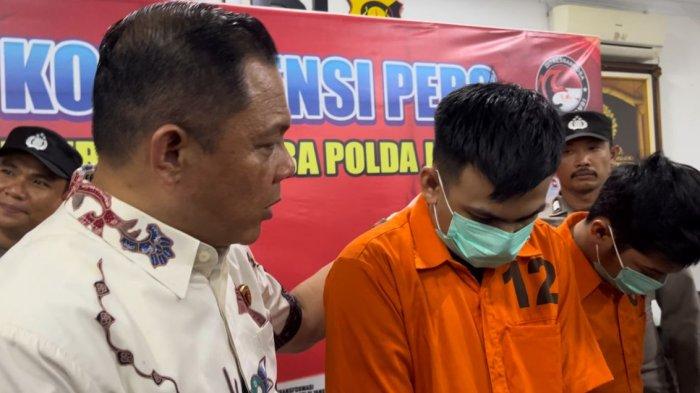 Direktorat Reserse Narkoba Polda Jambi menangkap dua orang pemuda berinisial MI (24) dan AD (28) pengedar narkotika jenis sabu asal Aceh, sebanyak 4,5 kilogram.