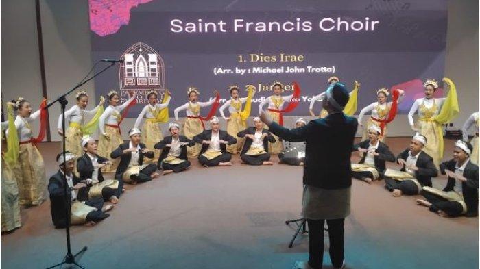 Penampilan peserta 3rd Palembang Choral Exhibition (PCE)