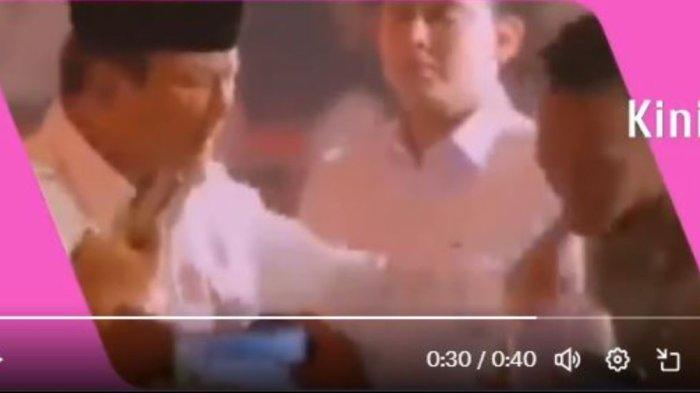 PASPAMPRES - Presiden Prabowo Subianto tegur Paspampres di puncak peringatan HUT ke-17 Partai Gerindra di SIVV Sentul, Bogor, pada Sabtu (15/2/2025). Prabowo menegur Paspampres yang halanginya bersalaman dengan kader Gerindra