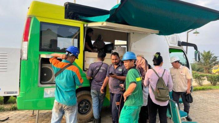 BPJS Ketenagakerjaan melakukan sosialisasi penggunaan Jamsostek Mobile (JMO) dan Manfaat Layanan Tambahan (MLT) perumahan di kantor Grup Berkat Sawit Utama, Desa Bungku, Kecamatan Bajubang, Kabupaten Batanghari.