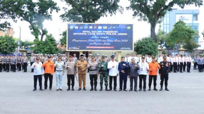 Polda Jambi menggelar Apel Gelar Pasukan Operasi Lilin 2025 Polda Jambi Dalam Rangka Pengamanan Natal 2024 dan Tahun Baru 2025 di Provinsi Jambi pada Jum'at, (20/12/2024)