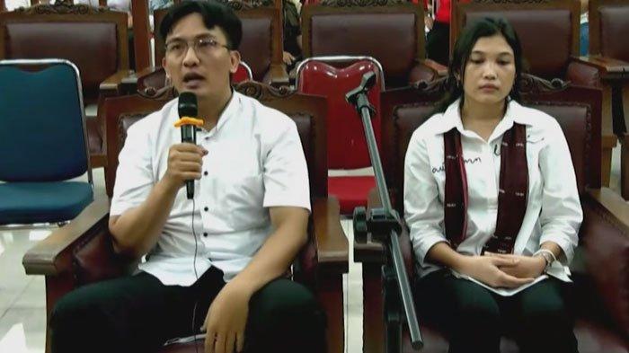 Mahareza Hutabarat dan Vera Simanjuntak saat memberikan kesaksian di PN Jakarta Selatan, Selasa (1/11/2022). Adik dan kekasih Brigadir Yosua Hutabarat itu dihadirkan sebagai saksi untuk terdakwa Ferdy Sambo dan Putri Candrawati