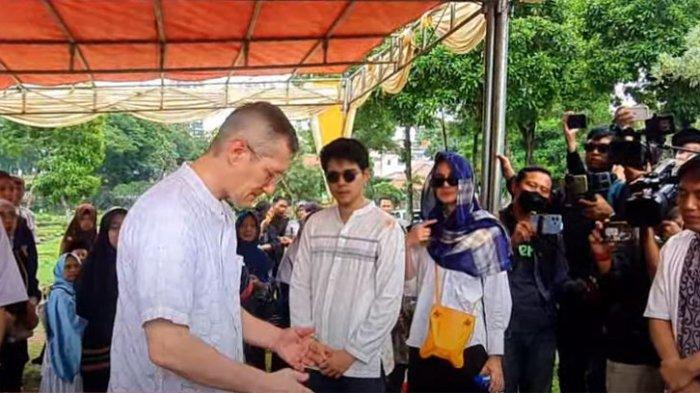 Luna Maya dan Maxime Bouttier