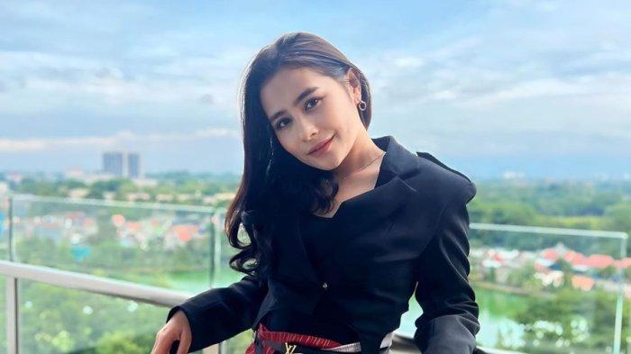 Prilly Latuconsina