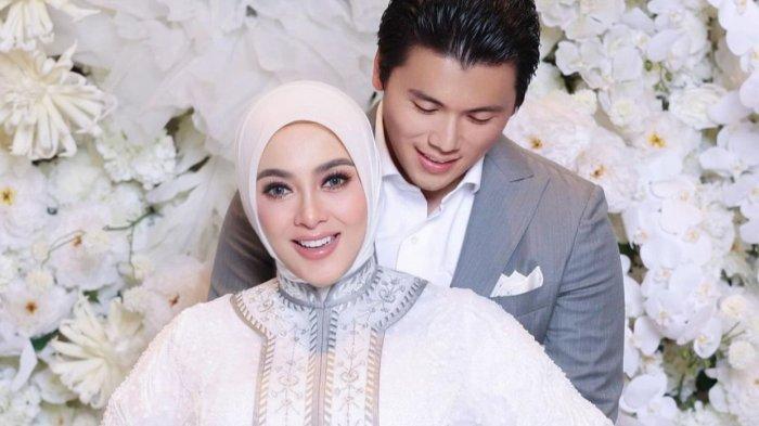 Syahrini dan Reino Barack