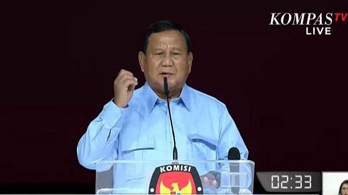 Prabowo Subianto menyampaikan visi misi di Debat Capres 202