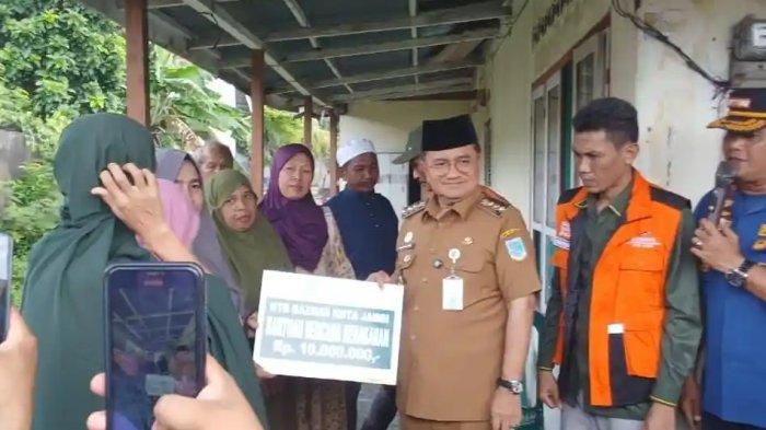 Wali Kota Jambi Tinjau Lokasi Kebakaran di The Hok, Korban Dapat Bantuan