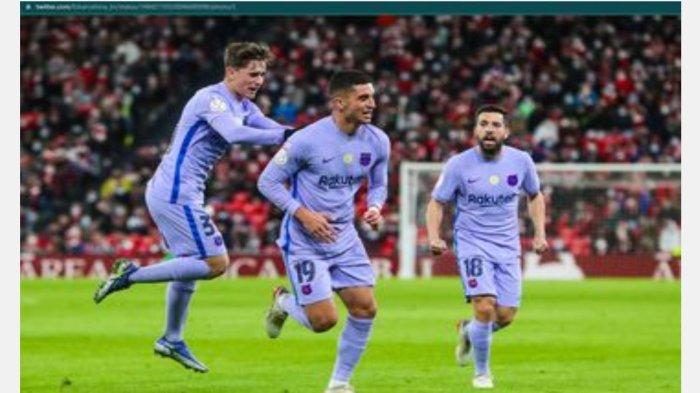 Ferran Torres mencetak gol pertama sekaligus membuat Barcelona menyamakan kedudukan 1-1 melawan Athletic Club di babak 16 besar Copa del Rey 2021-2022.