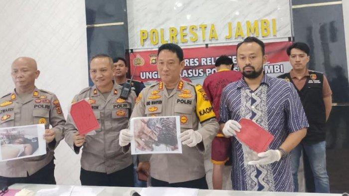 Kakak beradik pelaku pembunuha seorang pria di sebuah kos-kosan di kawasan Jalan Gadah Mada, Payo Lebar, Jelutung, Kota Jambi pada Kamis (20/07/2023) pukul 03.00 WIB.
