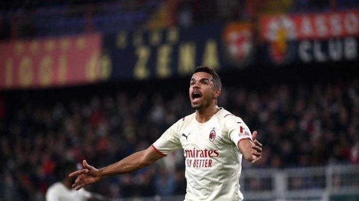 Gelandang AC Milan Junior Messias berselebrasi setelah mencetak gol pada pertandingan Serie A Liga Italia antara Genoa vs AC Milan pada 1 Desember 2021 di Stadion Luigi-Ferraris di Genoa.