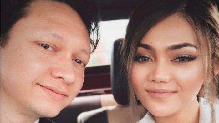 Josscy Vallazza Aartsen dan Rina Nose