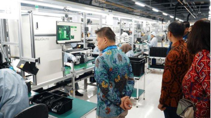 Kolaborasi Telkomsel dan PT Pegaunihan Technology Indonesia: Telkomsel dan PT Pegaunihan Technology Indonesia resmi menandatangani sebuah Perjanjian Kerja Sama untuk menghadirkan solusi 5G terkini yang mendukung implementasi AI dan IoT tingkat tinggi di fasilitas manufaktur cerdas (Smart Factory) di Batam