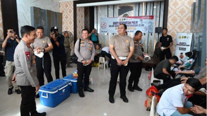 Kapolda Jambi Irjen Pol Rusdi Haryono saat bakti kesehatan di RS Bhayangkara Jambi pada peringatan Hari Bhayangkara ke78.