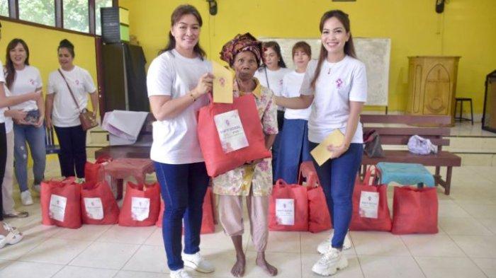 Ikatan Pengusaha Wanita Kristen (IPWK) berbagi dengan sesama di Bulan Ramadhan 1445 H.