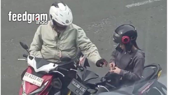 Sebuah video memperlihatkan seorang personel polisi di Medan diduga memalak pengendara sepeda motor.