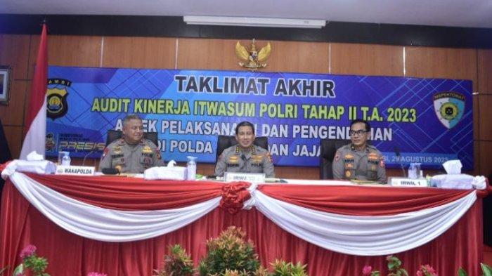 Irwasum Polri Komjen Pol H Ahmad Dhofiri pimpin Taklimat Akhir Audit Kinerja Itwasum Polri Tahap II T.A 2023 di Polda Jambi