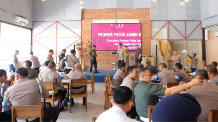 Bidang Pengamanan dan Profesi (Bidpropam) Polda Jambi melaksanakan coffe morning bersama Denpom II/2 Jambi di Kopi Ketje Jelutung pada Kamis, (30/04/2024)