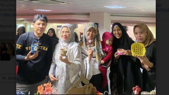 Mahasiswa PIAUD UIN Sultan Thaha Syaifuddin (STS) Jambi sukses melakukan peragaan busana dengan plastik dan karung goni.