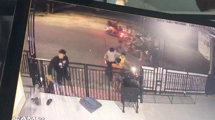 GENG MOTOR JAMBI - Segerombolan pemuda laki-laki melakukan penyerangan di Masjid Istiqomah di Kecamatan Pasar, Kota Jambi pada Selasa (4/3/2025) pukul 00.17 WIB.