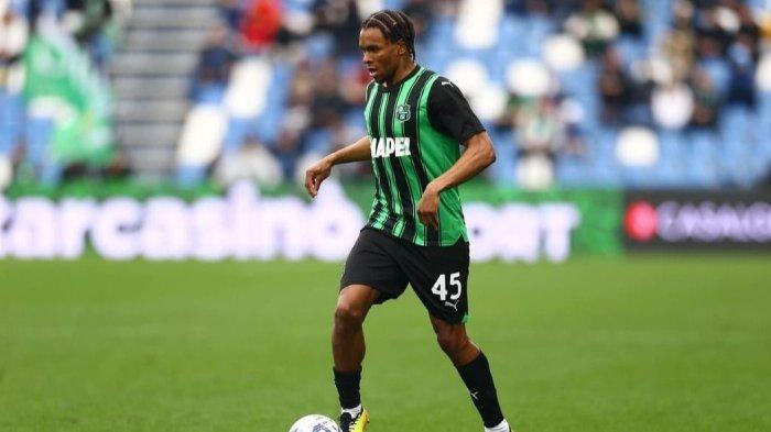 Armand Lauriente, bintang Sassuolo yang diminati Lazio.