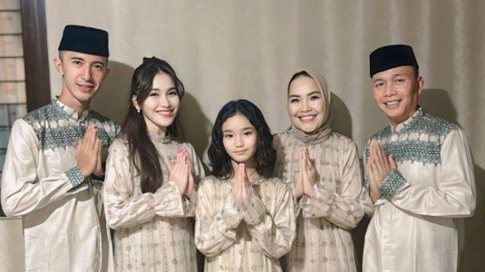 Ayu Ting Ting dan Muhammad Fardhana Rayakan Idul Fitri Bersama