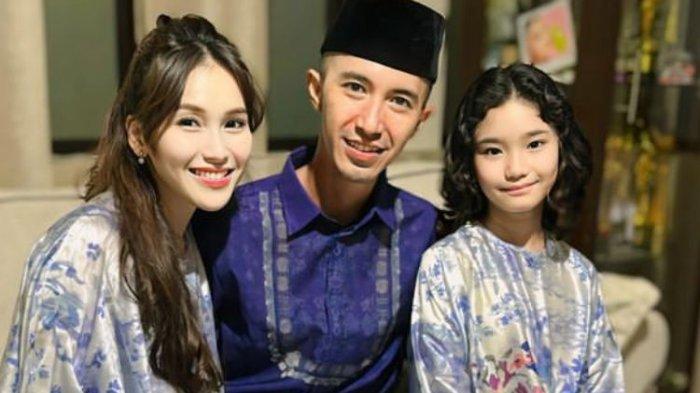 Ayu Ting Ting dan Muhammad Fardhana Rayakan Idul Fitri Bersama