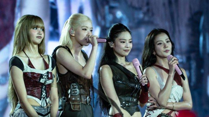 BLACKPINK resmi kembali ke panggung Korea dengan konser “DEADLINE” di Goyang Stadium pada 5 Juli 2025, menandai dimulainya tur dunia ketiga mereka setelah hiatus 3 tahun.