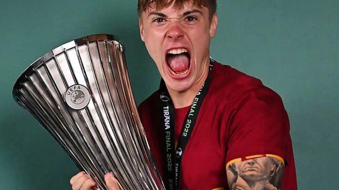 Bintang Muda AS Roma  Nicola Zalewski