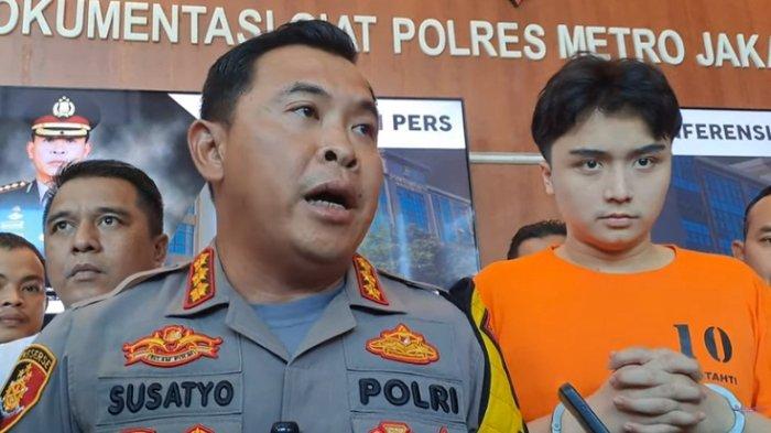 Bukan hanya sekali, Leon Dozan ternyata sudah dua kali menganiya kekasihnya Rinoa Aurora karena cemburu.
